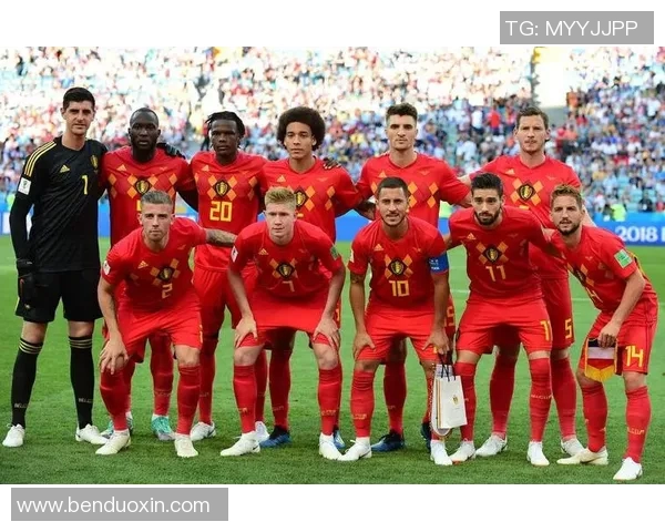 足球明星激情划船比赛高清视频尽显运动魅力与团队合作精神